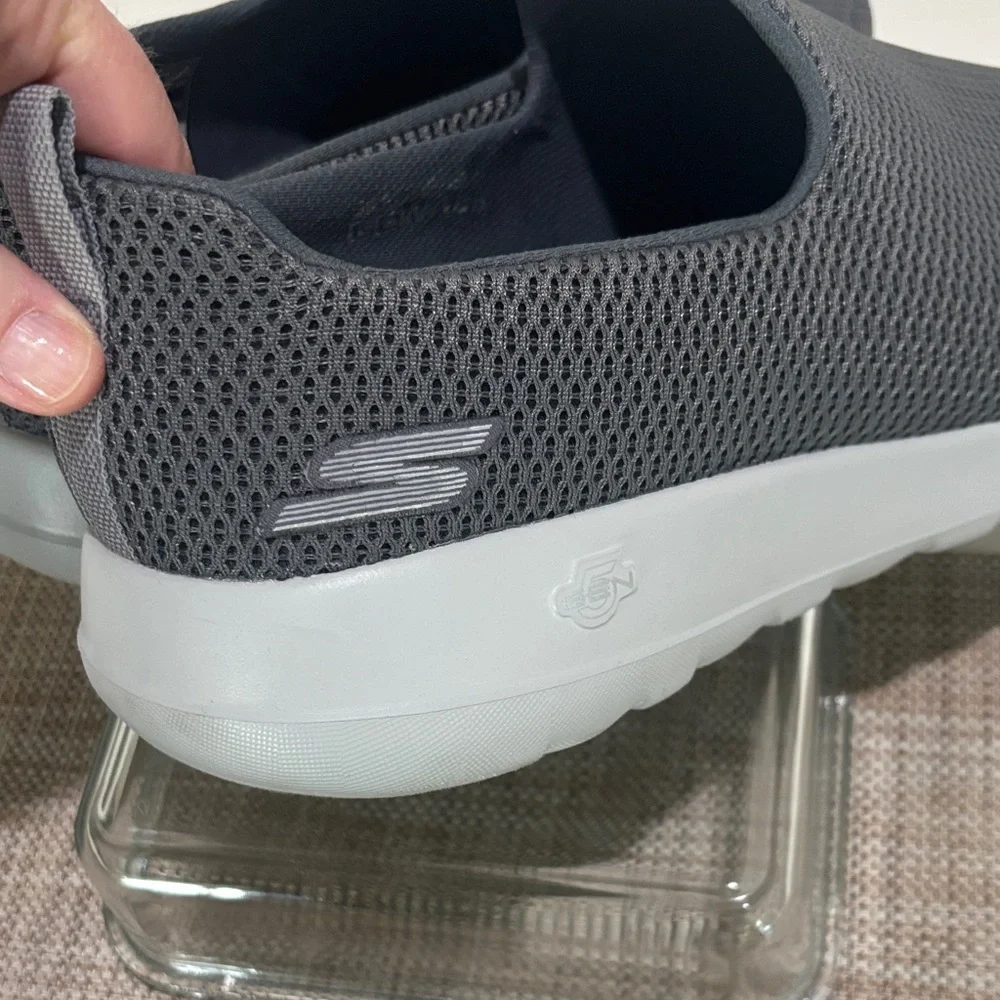 Skechers Goga Max Go Walk Slip-On Loafers. Men 13 wide fit. Excellent condition! - Picture 5 of 8